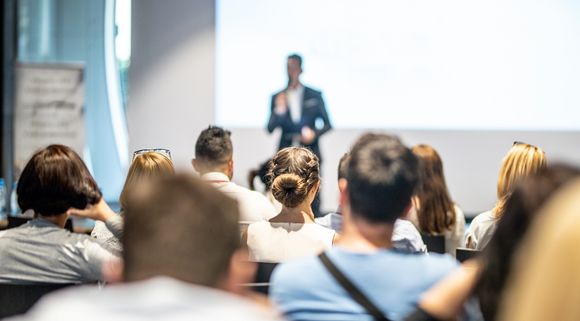 Berufliche Weiterbildung - Konferenz